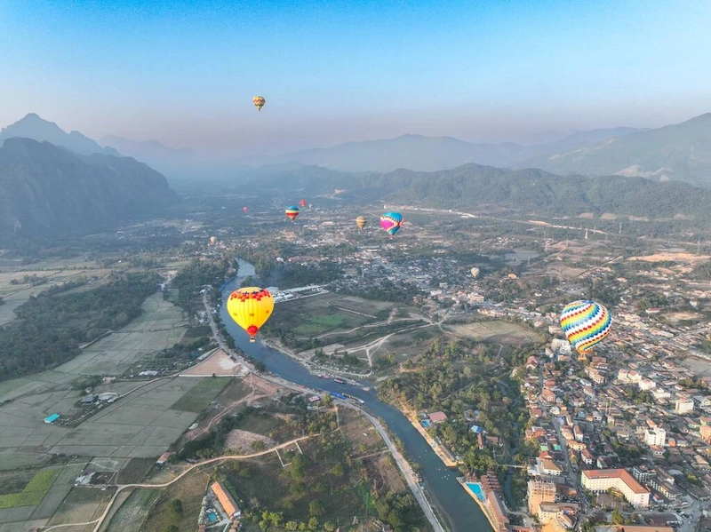 montgolfière à Vang Vieng 5_800